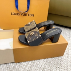 Louis Vuitton Slippers